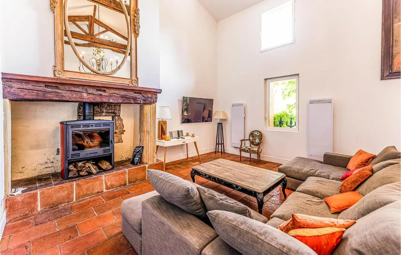 3 Bedroom Awesome Home In Marquefave 度假居